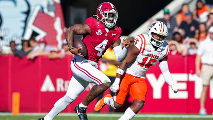 Jalen Milroe running the ball against Mercer