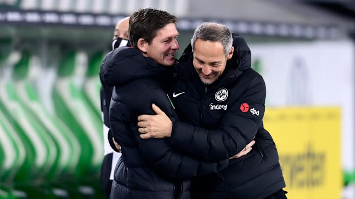 Gladbachs Trainer Adi Hütter (rechts) trifft am Mittwoch auf seinen Nachfolger bei Eintracht Frankfurt: Oliver Glasner (links)
