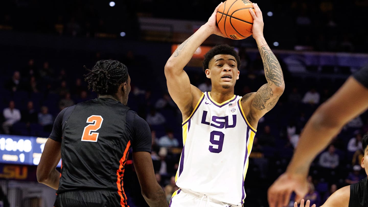 LSU Basketball Transfer Reveals Stunning Commitment To Prominent Big Ten Program