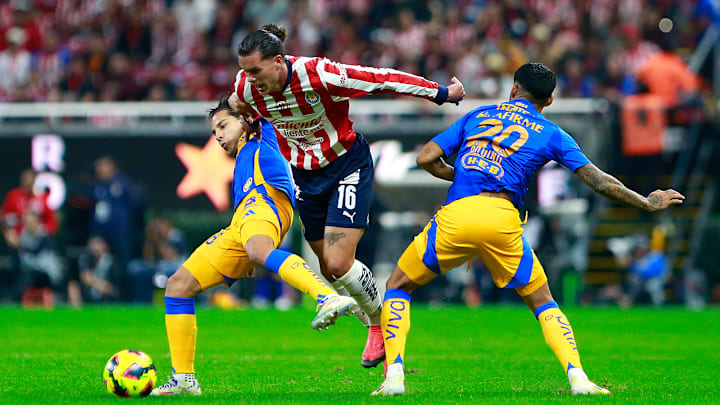 Chivas v Tigres UANL  - Torneo Clausura 2025 Liga MX