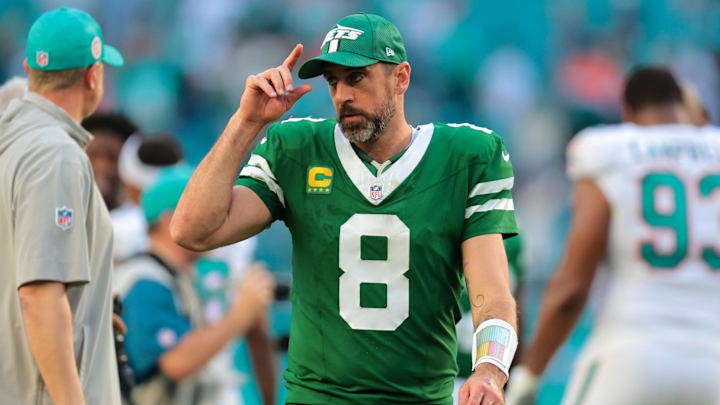 New York Jets quarterback Aaron Rodgers will look to lead his team to a win and cover as a road favorite on Sunday.