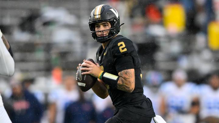 Oct 10, 2026; Nashville, Tennessee, USA; Vanderbilt Commodores quarterback Jared Curtis (2) stands in the pocket against the Mississippi Rebels during the second half at FirstBank Stadium. Mandatory Credit: Steve Roberts-Imagn Images Oct 10, 2026; Nashville, Tennessee, USA; Vanderbilt Commodores quarterback Jared Curtis (2) stands in the pocket against the Mississippi Rebels during the second half at FirstBank Stadium. Mandatory Credit: Steve Roberts-Imagn Images