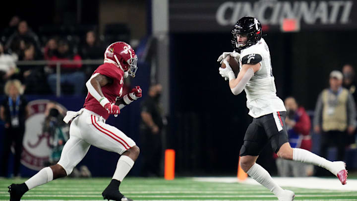 Cincinnati Bearcats play Alabama Crimson Tide in College Football Playoff semifinal in 2021