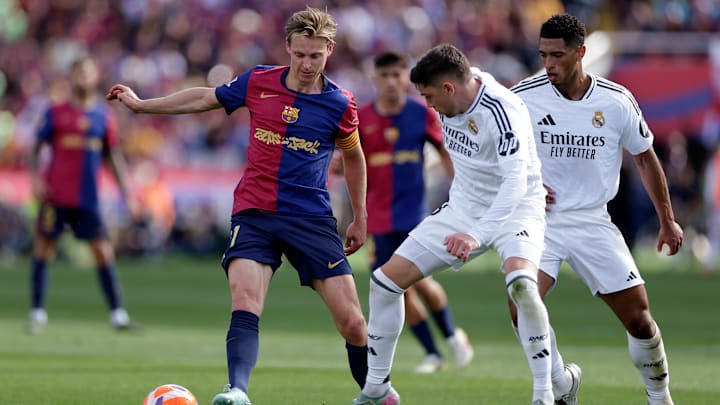 Frenkie de Jong es duda para el Clásico del Bernabéu ante Real Madrid