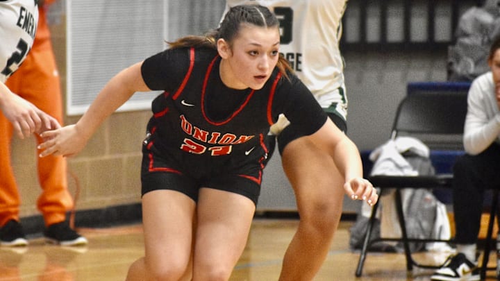 Brooklynn Haywood and 4A GSHL champion Union meets Camas in the D3/4 semifinals at Battle Ground.