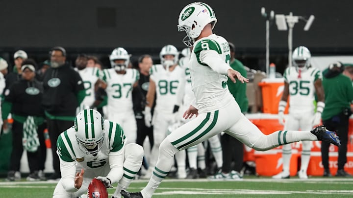 Oct 14, 2024; East Rutherford, New Jersey, USA; New York Jets kicker Greg Zuerlein (9) misses a field goal during the second half against the Buffalo Bills at MetLife Stadium. Oct 14, 2024; East Rutherford, New Jersey, USA; New York Jets kicker Greg Zuerlein (9) misses a field goal during the second half against the Buffalo Bills at MetLife Stadium.