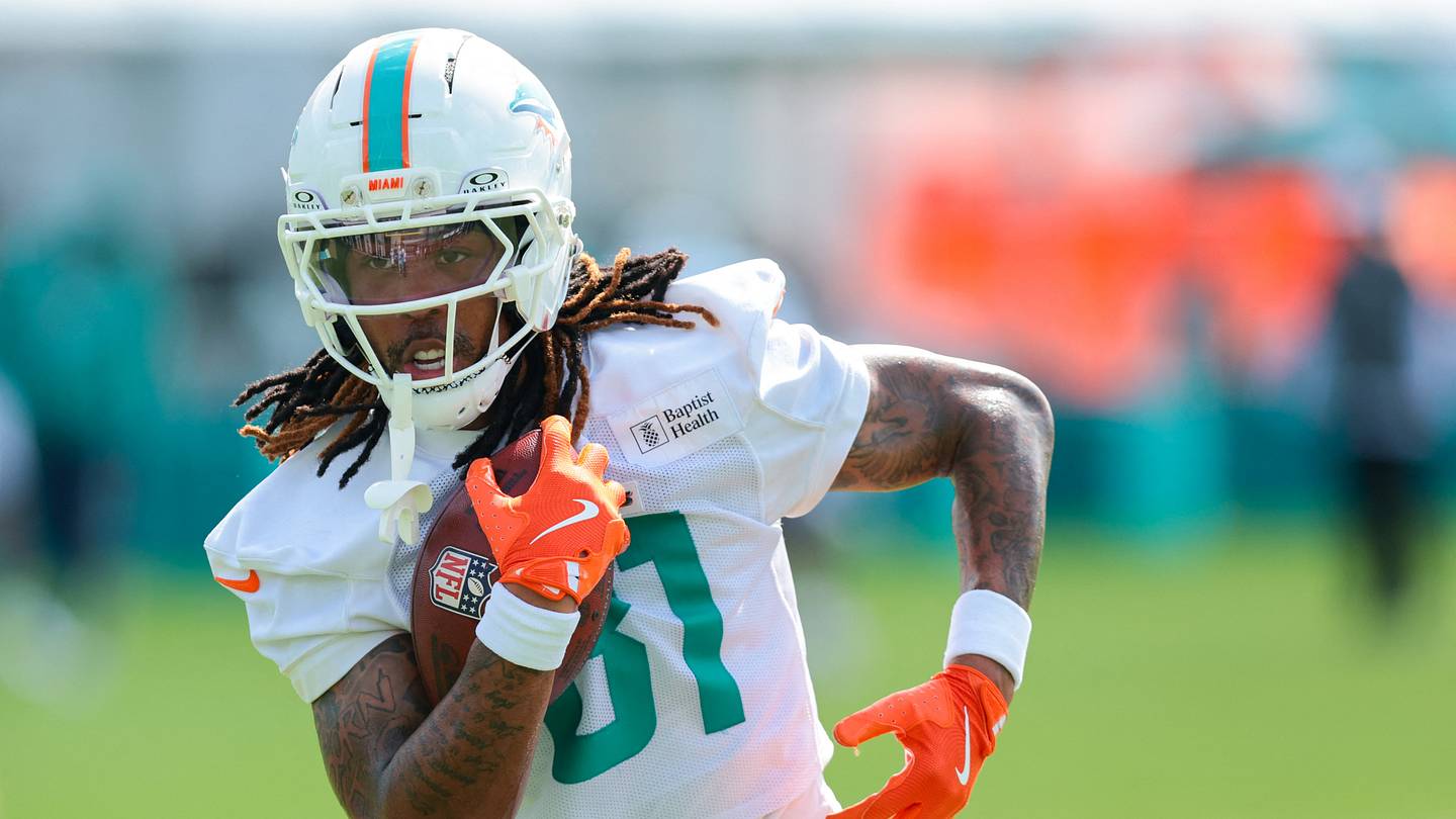 Photo: si.com Miami Dolphins Roster Moves & Latest Updates