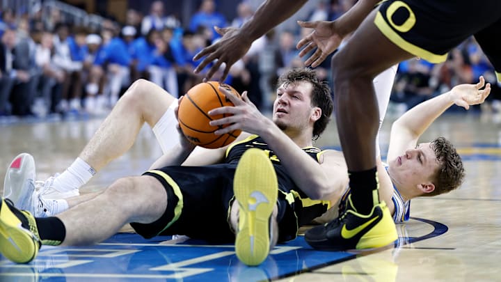 Oregon v UCLA