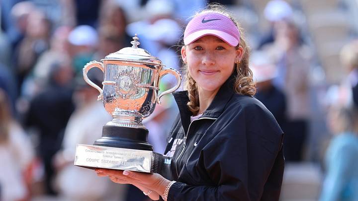 Mirra Andreeva defeated Maja Chwalinska to win Roland Garros 2026. Mirra Andreeva defeated Maja Chwalinska to win Roland Garros 2026.