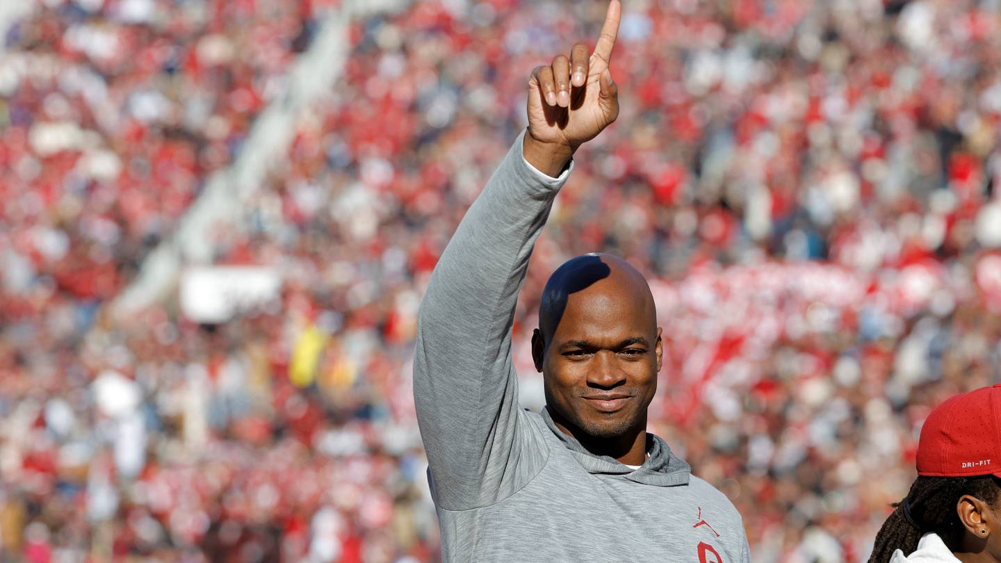 Adrian Peterson puts Oklahoma's running backs on notice before 2026