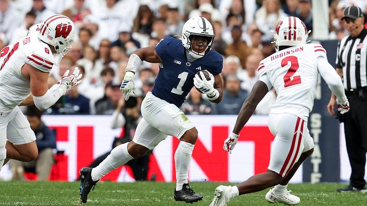 Penn State Nittany Lions running back James Peoples (1) runs with the ball against the Wisconsin Badgers at Beaver Stadium. 