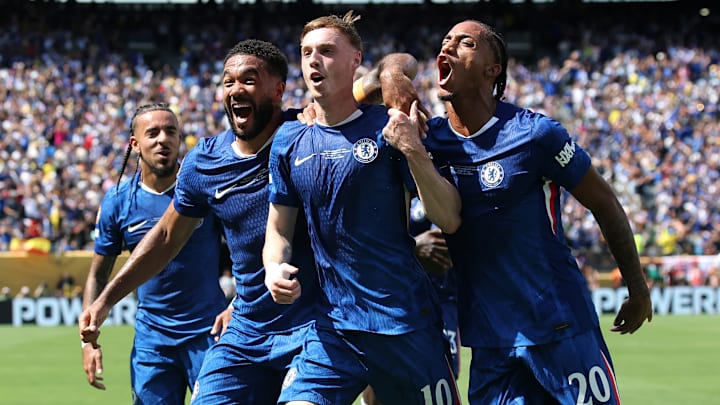 Cole Palmer teve atuação antológica contra o PSG