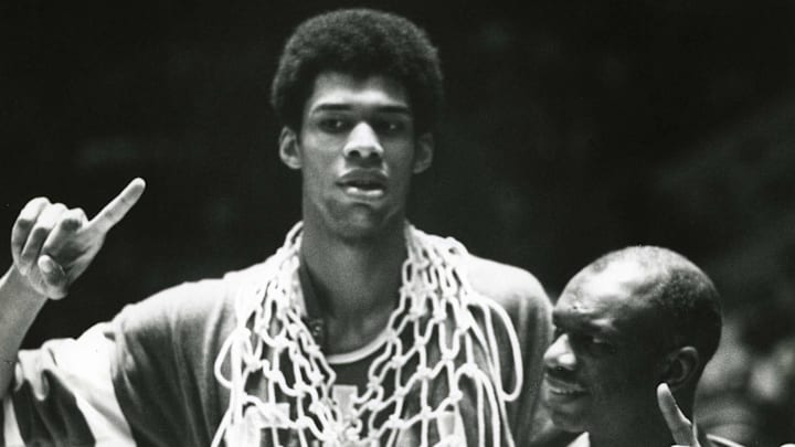 UCLA Bruins center Lew Alcindor (33)