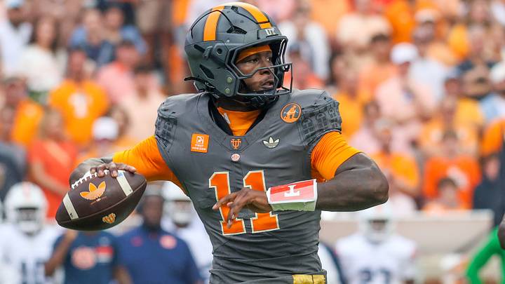Oct 3, 2026; Knoxville, Tennessee, USA; Tennessee Volunteers quarterback Faizon Brandon (11) looks to pass the ball against the Auburn Tigers during the first quarter at Neyland Stadium. Mandatory Credit: Randy Sartin-Imagn Images Oct 3, 2026; Knoxville, Tennessee, USA; Tennessee Volunteers quarterback Faizon Brandon (11) looks to pass the ball against the Auburn Tigers during the first quarter at Neyland Stadium. Mandatory Credit: Randy Sartin-Imagn Images