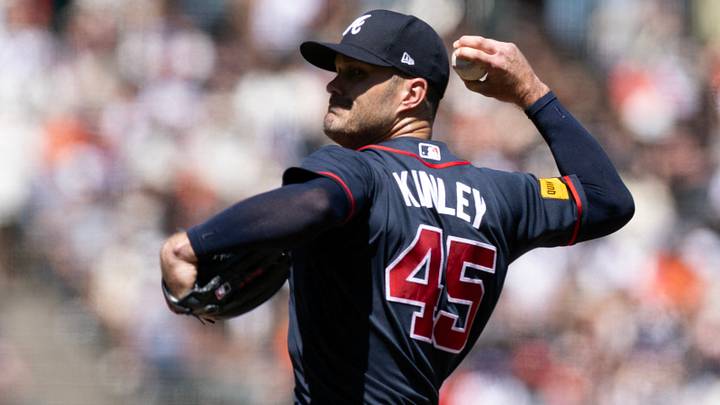 Jun 28, 2026; San Francisco, California, USA; Atlanta Braves pitcher Tyler Kinley (45) delivers a pitch against the San Francisco Giants during the eighth inning at Oracle Park. Mandatory Credit: D. Ross Cameron-Imagn Images