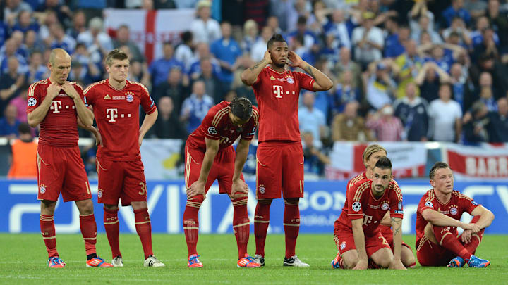 Die Bayern-Spieler nach der Niederlage im "Finale dahoam" 2012 Die Bayern-Spieler nach der Niederlage im "Finale dahoam" 2012