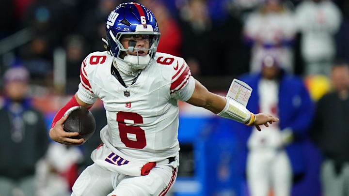 Dec 1, 2025; Foxborough, Massachusetts, USA; New York Giants quarterback Jaxson Dart (6) runs with the ball during the second quarter against the New England Patriots at Gillette Stadium. Mandatory Credit: David Butler II-Imagn Images Dec 1, 2025; Foxborough, Massachusetts, USA; New York Giants quarterback Jaxson Dart (6) runs with the ball during the second quarter against the New England Patriots at Gillette Stadium. Mandatory Credit: David Butler II-Imagn Images