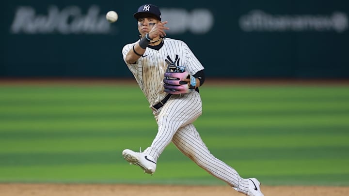Diablos Rojos v New York Yankees