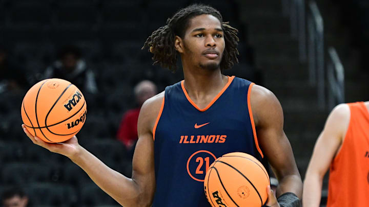 Mar 20, 2025; Milwaukee, WI, USA; Illinois Fighting Illini forward Morez Johnson Jr. (21) works out during NCAA Tournament First Round Practice at Fiserv Forum. Mandatory Credit: Benny Sieu-Imagn Images