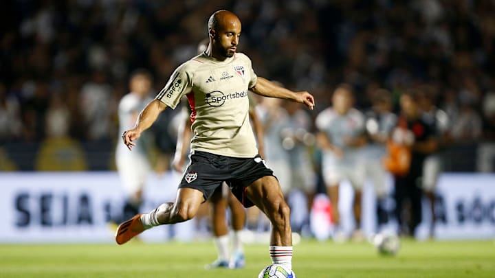 Lucas Moura pode voltar aos gramados neste final de semana Lucas Moura pode voltar aos gramados neste final de semana