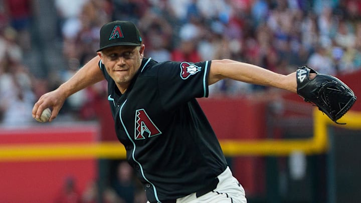 Apr 4, 2026; Phoenix, Arizona, USA; Arizona Diamondbacks pitcher Paul Sewald (38) on the mound to close in the ninth inning of a game against the Atlanta Braves at Chase Field. Mandatory Credit: Allan Henry-Imagn Images Apr 4, 2026; Phoenix, Arizona, USA; Arizona Diamondbacks pitcher Paul Sewald (38) on the mound to close in the ninth inning of a game against the Atlanta Braves at Chase Field. Mandatory Credit: Allan Henry-Imagn Images