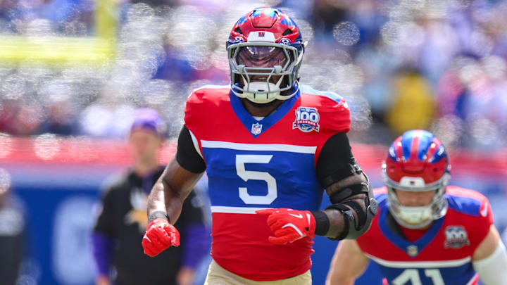 Sep 8, 2024; East Rutherford, New Jersey, USA; New York Giants linebacker Kayvon Thibodeaux (5) warms up before a game against the Minnesota Vikings at MetLife Stadium. Sep 8, 2024; East Rutherford, New Jersey, USA; New York Giants linebacker Kayvon Thibodeaux (5) warms up before a game against the Minnesota Vikings at MetLife Stadium.