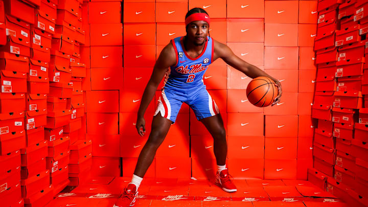 Ole Miss Rebels newcomer Davon Barnes