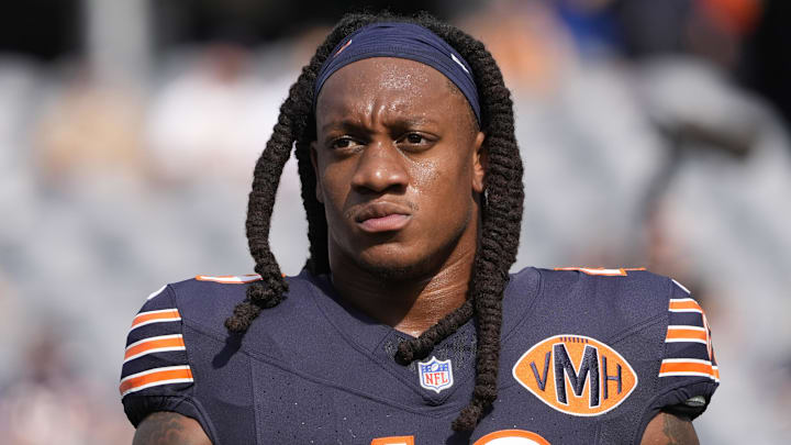 Sep 21, 2025; Chicago, Illinois, USA; Chicago Bears middle linebacker Tremaine Edmunds (49) before the game against the Dallas Cowboys at Soldier Field. Mandatory Credit: David Banks-Imagn Images Sep 21, 2025; Chicago, Illinois, USA; Chicago Bears middle linebacker Tremaine Edmunds (49) before the game against the Dallas Cowboys at Soldier Field. Mandatory Credit: David Banks-Imagn Images
