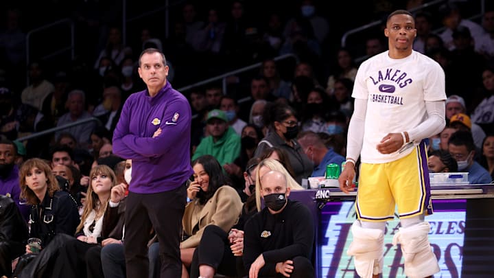 Frank Vogel estudia dejar en la banca a Westbrook 