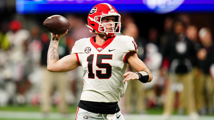 Georgia Bulldogs quarterback Carson Beck (15)