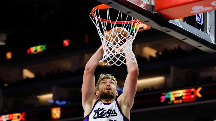Oct 15, 2025; Sacramento, California, USA; Sacramento Kings center Domantas Sabonis (11) dunks the ball during the first quarter at Golden 1 Center. Mandatory Credit: Sergio Estrada-Imagn Images Oct 15, 2025; Sacramento, California, USA; Sacramento Kings center Domantas Sabonis (11) dunks the ball during the first quarter at Golden 1 Center. Mandatory Credit: Sergio Estrada-Imagn Images