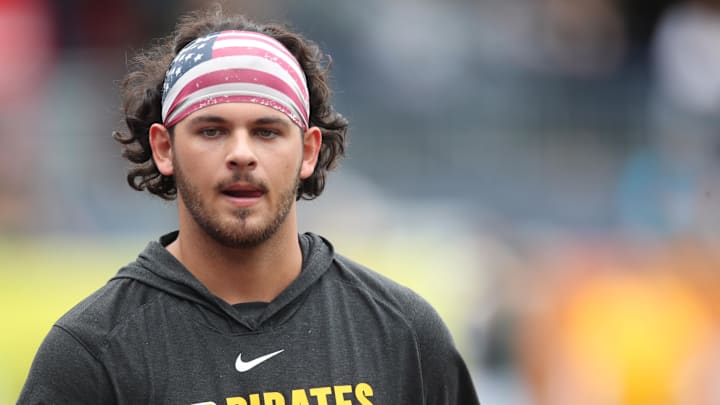 Apr 5, 2025; Pittsburgh, Pennsylvania, USA; Pittsburgh Pirates pitcher Jared Jones (37) looks on before the game against the New York Yankees at PNC Park. Mandatory Credit: Charles LeClaire-Imagn Images Apr 5, 2025; Pittsburgh, Pennsylvania, USA; Pittsburgh Pirates pitcher Jared Jones (37) looks on before the game against the New York Yankees at PNC Park. Mandatory Credit: Charles LeClaire-Imagn Images