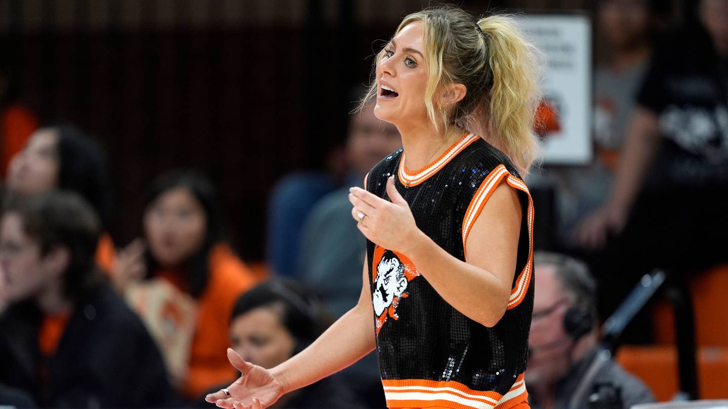 Oklahoma State Smart to Extend Cowgirls Coach Jacie Hoyt’s Contract Now