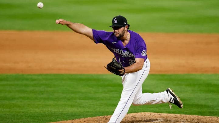 El nuevo lanzador de Bravos de Atlanta, Joe Harvey, ha lanzado con varias divisas, incluyendo Yankees de Nueva York
