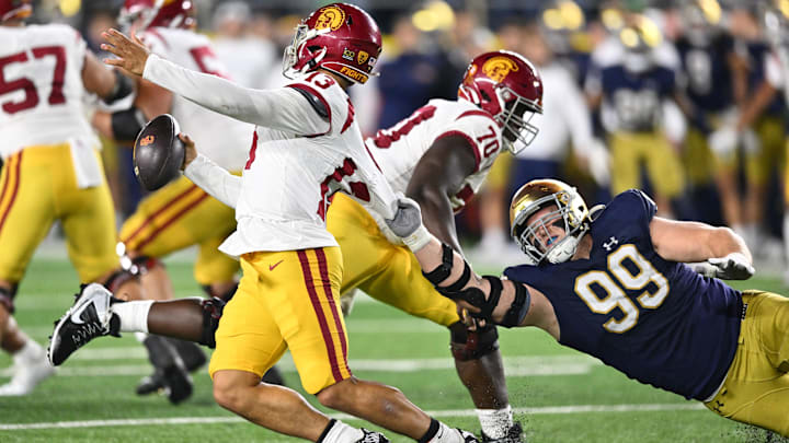 Oct 14, 2023; South Bend, Indiana, USA; Notre Dame Fighting Irish defensive lineman Rylie Mills (99)