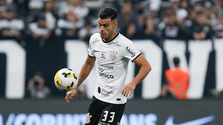 O volante teve seu nome especulado na equipe portuguesa