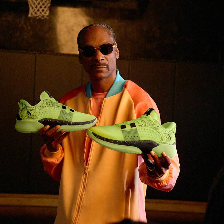 Snoop Dogg Gives Skechers Basketball Shoes 