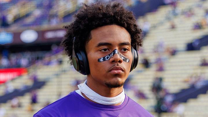 LSU Tigers safety Dashawn Spears (10) during warmups before the game against the Southeastern Louisiana Lions at Tiger Stadium. LSU Tigers safety Dashawn Spears (10) during warmups before the game against the Southeastern Louisiana Lions at Tiger Stadium.
