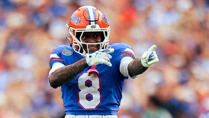 Vernell Brown III led Florida with 40 catches for 512 yards. Vernell Brown III led Florida with 40 catches for 512 yards.