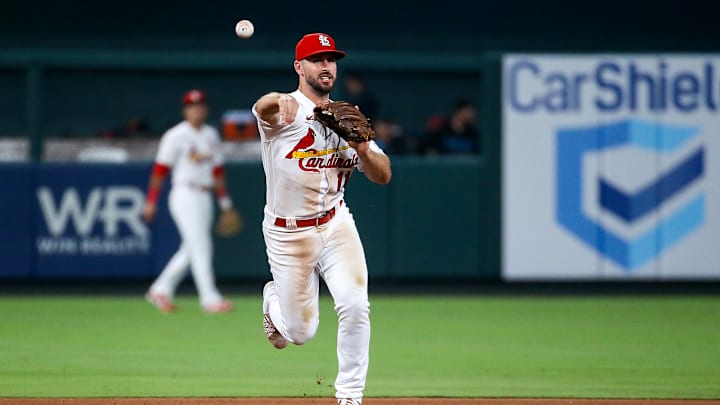 DeJong puede jugar en varias posiciones del infield