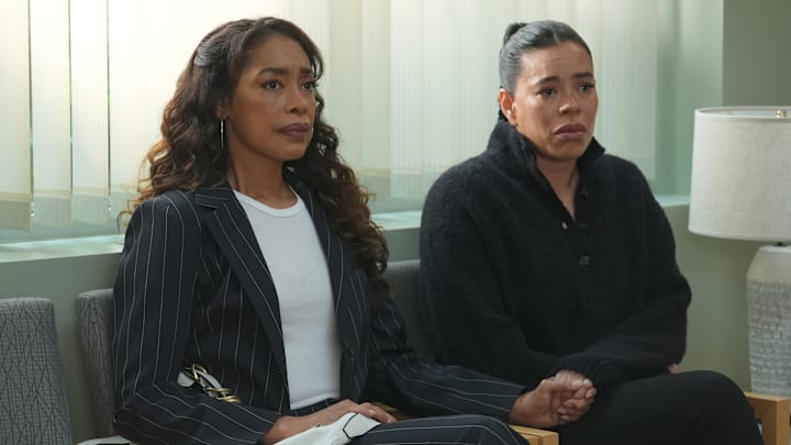 9-1-1 LONE STAR: L-R: Gina Torres and Brianna Baker in the "Naked Truth" episode of 9-1-1 LONE STAR airing Monday, Nov 4 (8:00-9:02 PM ET/PT) on FOX. © 2024 Fox Media LLC