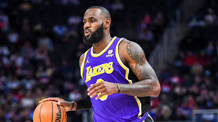 James posee un porcentaje de 34% en triples en su carrera en la NBA