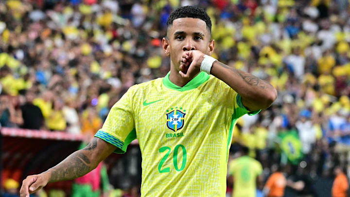 Savinho reconhece o momento de baixa da Seleção. 