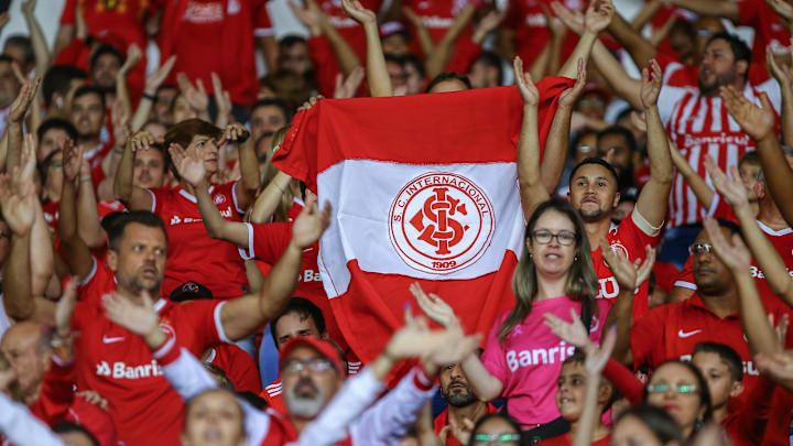 Relatório aponta votos duplicados durante eleição