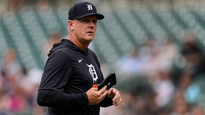 Detroit Tigers manager A.J. Hinch walks off the field after a pitching change. Credit Detroit Tigers manager A.J. Hinch walks off the field after a pitching change. Credit