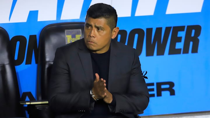 Marco Antonio 'Chima' Ruiz debutó en el banquillo de los Tigres UANL