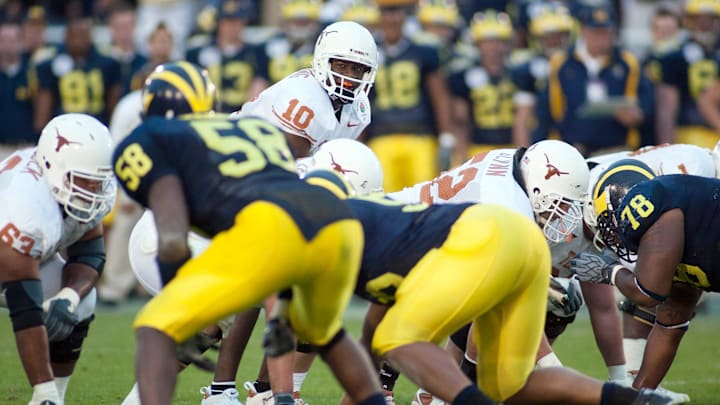 Jan 1, 2005; Pasadena, CA, USA; Texas Longhorns quarterback Vince Young (10) vs. Michigan Wolverines.