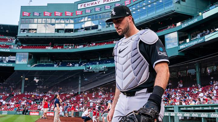 Aug 6, 2026; Boston, Massachusetts, USA; Chicago White Sox catcher Joey Bart (25) walks to the bullpen before the start of the game against the Boston Red Sox at Fenway Park. Mandatory Credit: David Butler II-Imagn Images Aug 6, 2026; Boston, Massachusetts, USA; Chicago White Sox catcher Joey Bart (25) walks to the bullpen before the start of the game against the Boston Red Sox at Fenway Park. Mandatory Credit: David Butler II-Imagn Images