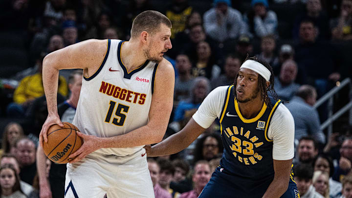 Jokic sizes up Myles Turner.