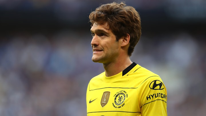 Marcos Alonso en un partido con el Chelsea